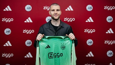 Ajax Pamer Aksi Maarten Paes Di Latihan Perdana