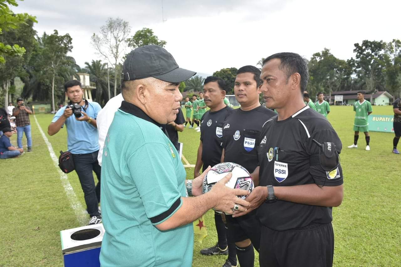 Turnamen Sepakbola Bupati Madina Cup II Bergulir