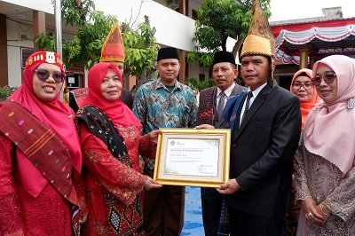Tim Humas MAN 2 Model Peraih Berita Terbaik Website Kemenag Sumut