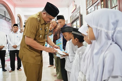 Jalin Silaturahmi Dengan Masyarakat, Wali Kota Medan Bersafari Ramadan Ke Masjid Al Mustaqim