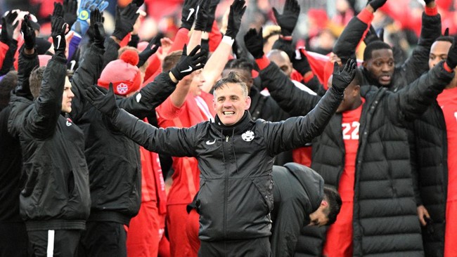 John Herdman, Van Bronckhorst Masuk Daftar Calon Pelatih Timnas