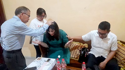 Pdt Djaman Sinaga Dari GBI Doakan Suryani Paskah Caleg DPR-RI Pusat PKB