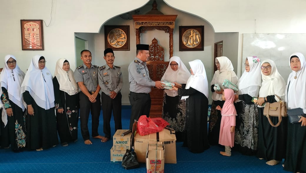 Majelis Taklim Raudhatul Jannah Kunjungi LPKA Kelas I Anak Tj Gusta