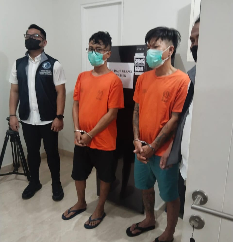 Poldasu Gerebek "Pabrik" Liquid Vape Di Apartemen Lexing Ton Mengandung Narkotika