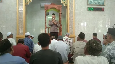 Laksanakan Safari Jumat, Kapolsek Percut Seituan Ingatkan Orangtua Awasi Pergaulan Anaknya