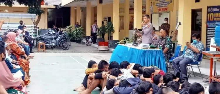 Diamankan Polisi, 26 Anggota Geng Motor Menangis Di Mapolsek Medan Timur