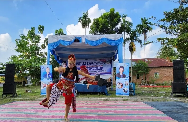Pagelaran Budaya Nusantara Meriahkan Reses Anggota DPRD Sumut H Hendra Cipta SE Di Hamparan Perak