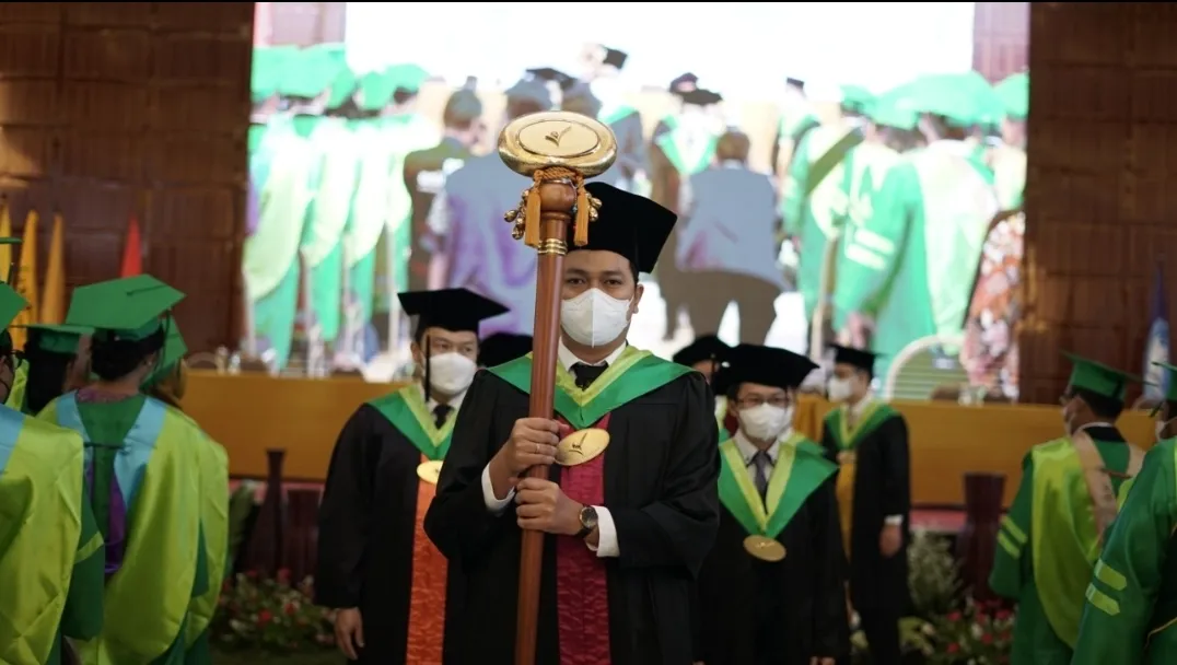 Kalbis Institute Hadirkan 473 Wisudawan Baru