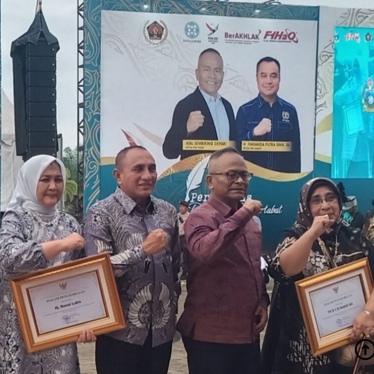 Darmayanti Lubis Terima Penghargaan Peduli Bidang Politik Perempuan
