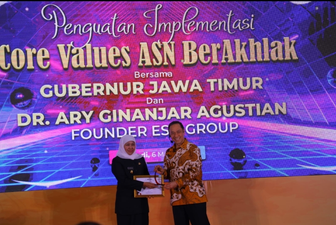 Pemprov Jatim Raih 2 Penghargaan Implementasi BerAKHLAK