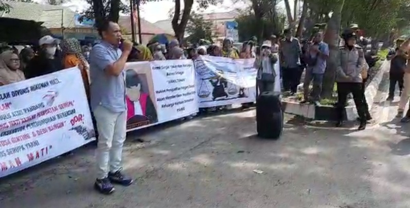 Unjuk Rasa Damai Di PN Stabat, Zainuddin Purba: Tegakkan Keadilan Dalam Kasus Pembunuhan Mantan Anggota DPRD Langkat