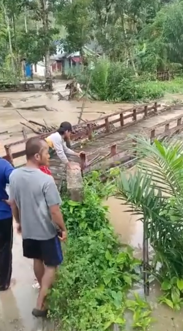 Hujan Deras Dan Angin Kencang Landa Simeulue