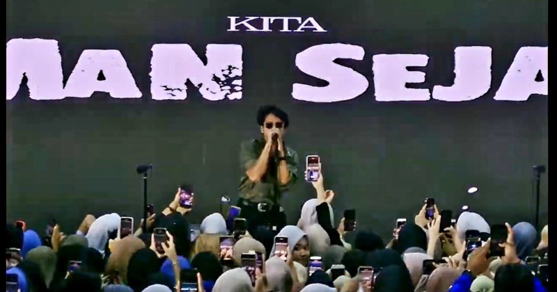 Nidji Ajak Ribuan Mahasiswa Bernyanyi 'Kau Dan UMSU' Selalu Untuk Selamanya