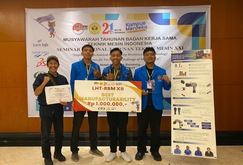 Tim Mahasiswa Teknik UMSU Juara Best Manufacturability Di Bandung