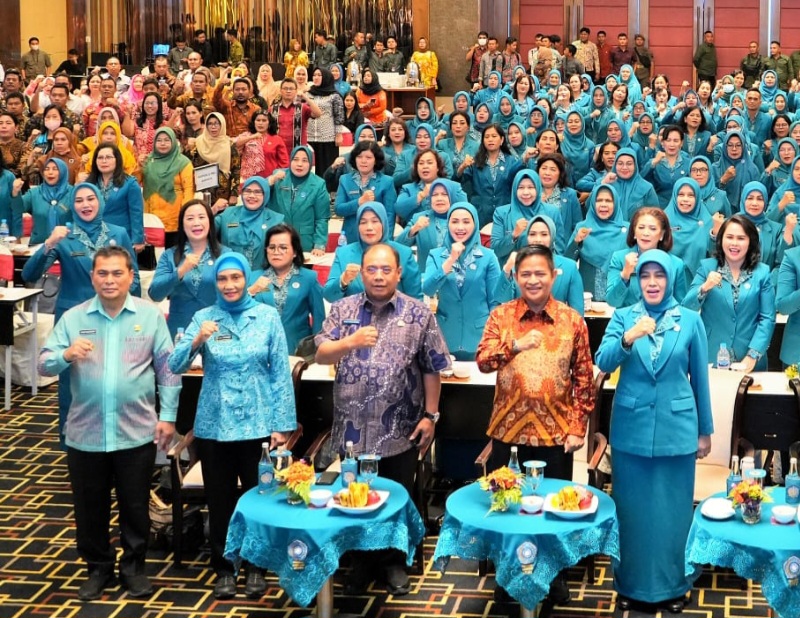 Ketua TP PKK Kota Medan Dikukuhkan Menjadi Pembina Posyandu Kota Medan