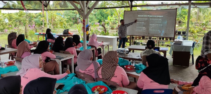 PPK Ormawa Sekolah Perempuan UNIMED Gelar Penguatan Ekonomi Kerakyatan