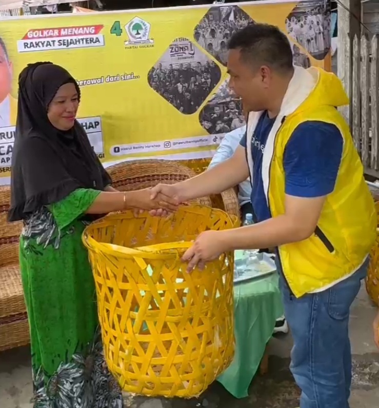Ibu-ibu Dan Masyarakat Doakan Hasrul Benny Harahap Jadi Anggota DPR RI
