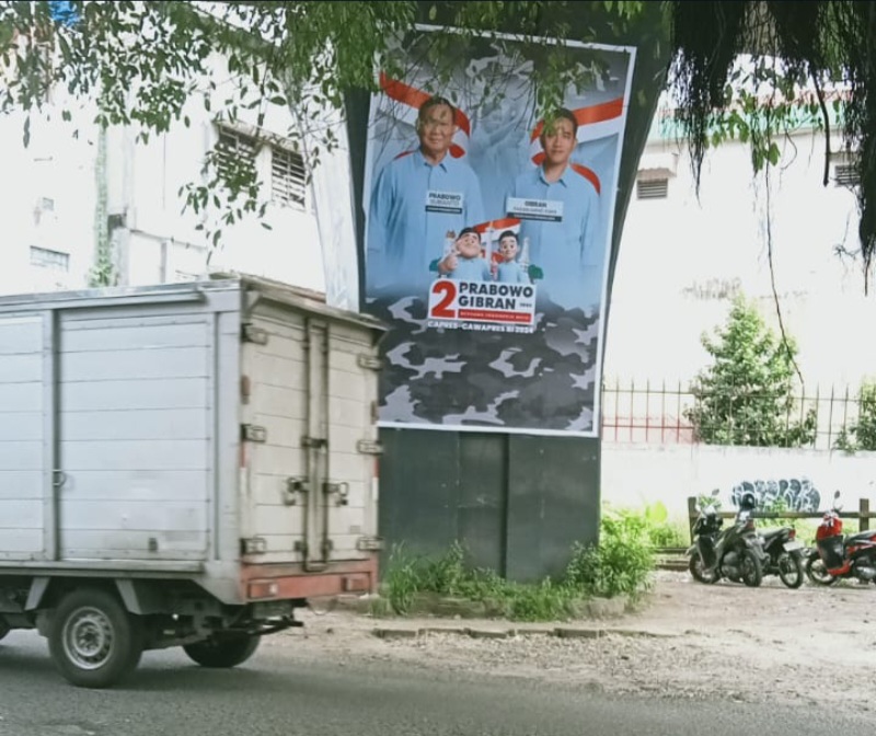 Poster Prabowo-Gibran Rusak Sarana Transportasi Publik