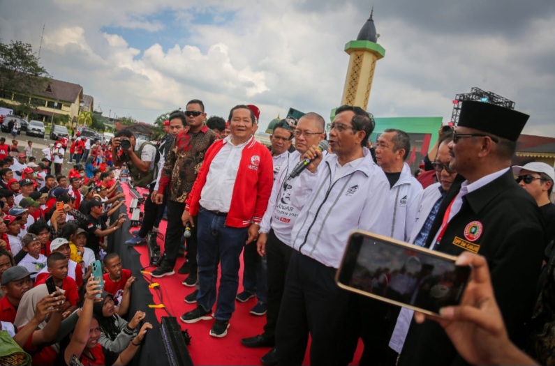 Sukses Datangkan Ganjar Pranowo, Warga Kampung Nelayan Kurnia Apresiasi Paul Baja