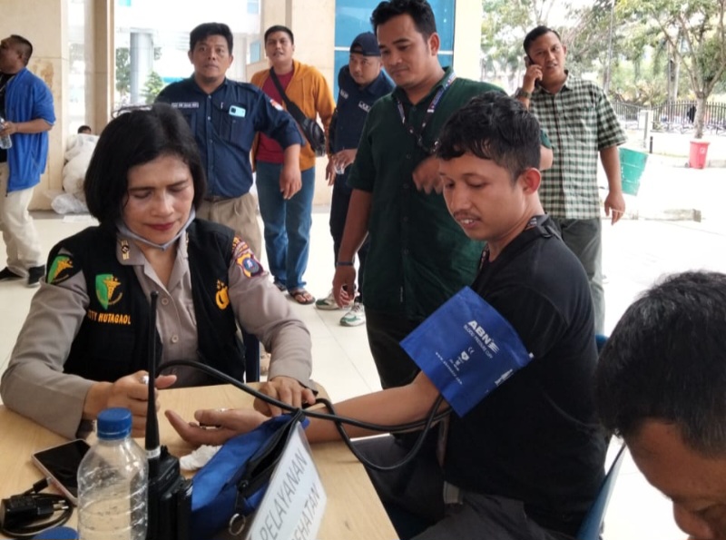 Dokkes Polrestabes Medan Cek Kesehatan Personil Yang Bertugas Di PPK