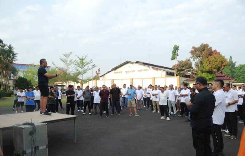 Tutup Rangkaian Rapat Kerja, Ratusan Karyawan PalmCo Gelar Fun Walk Dan Senam Bersama