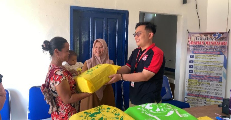 Tanggulangi Stunting Di Tapsel, Alfamidi Berikan CSR Telur