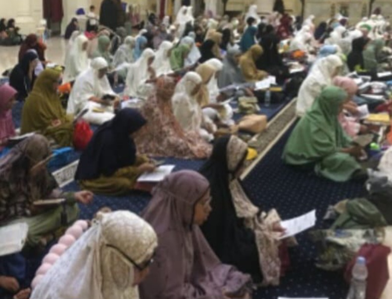 Jamaah Iktikaf Di Masjid Agung Terus Bertambah