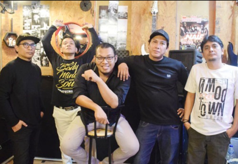 Radiotron Rilis Single Baru Berjudul “Rock'n'Rollin Aja”
