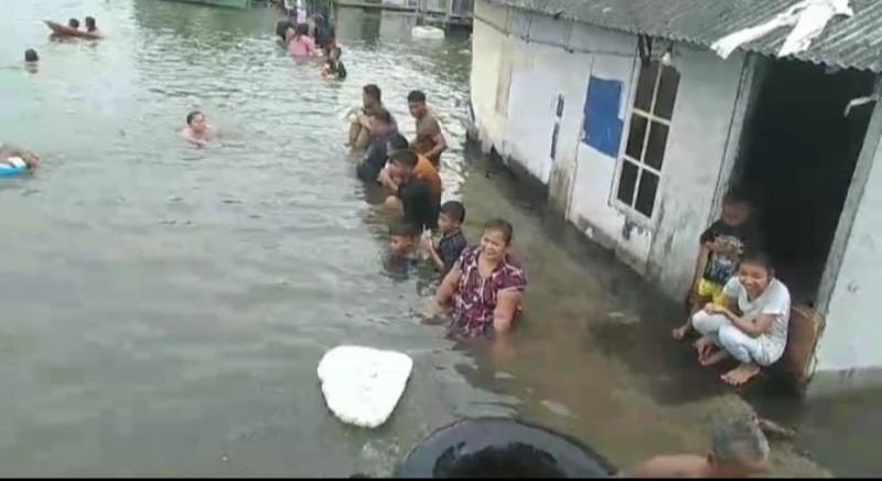 Jelang Hari Raya Idul Fitri 1445 H, Banjir Rob Cemaskan Warga Belawan