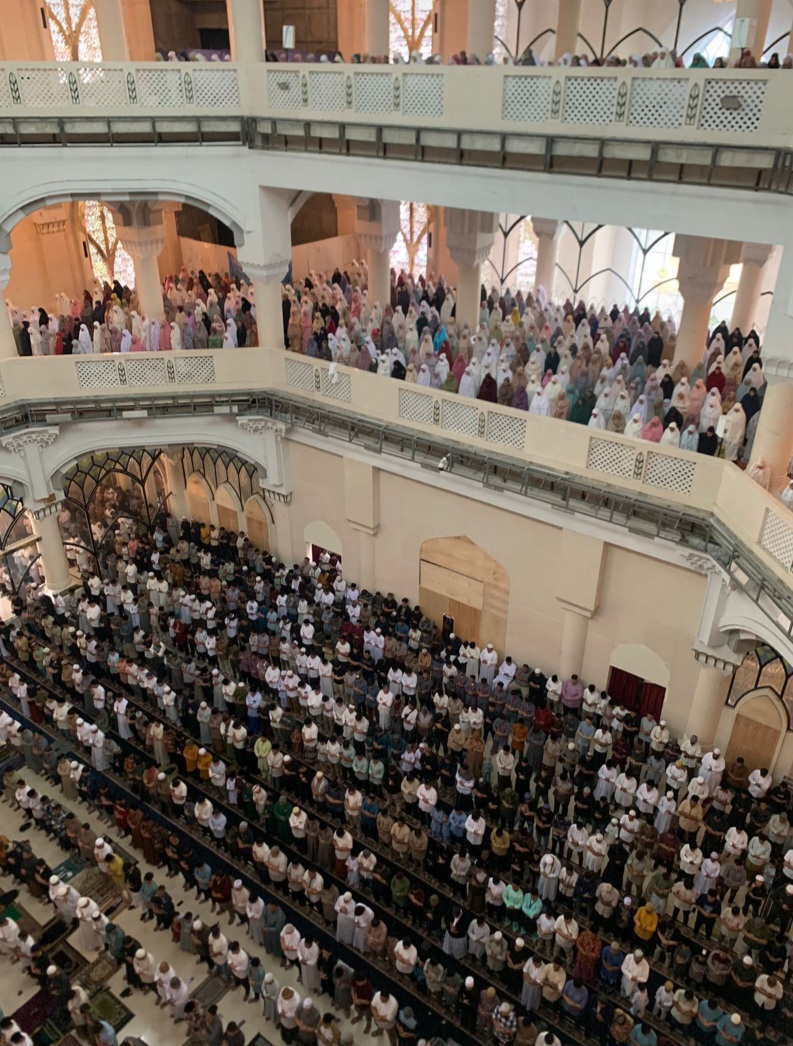 Masjid Agung Dipenuhi Jamaah Shalat Idul Fitri