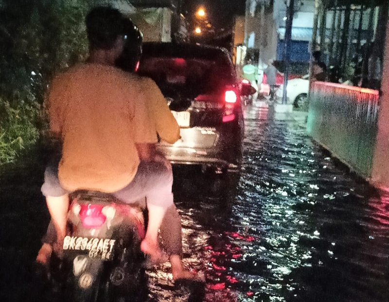 Hujan Sebentar Kawasan Jalan Pancing II Dilanda Banjir