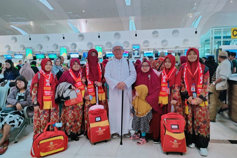 Hafal 30 Juz Alquran, Santri Pesantren Baitul Mustaqfirin Al Amir Umrah Gratis