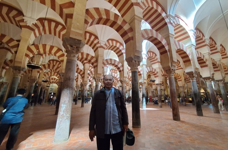Ketua MUI Binjai Kunjungi Istana Alhambra Spanyol