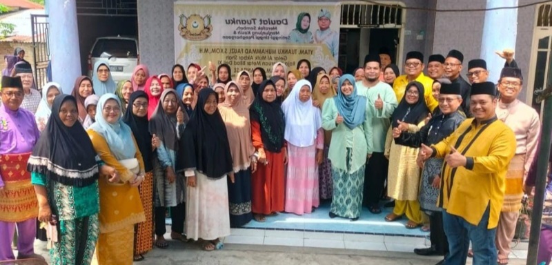 Raja KMBD XI Berikan Santunan Dan Paket Daging Di Desa Percut