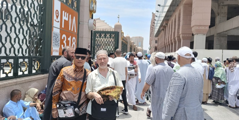 Calhaj Embarkasi Medan Di Madinah Shalat Jumat Perdana