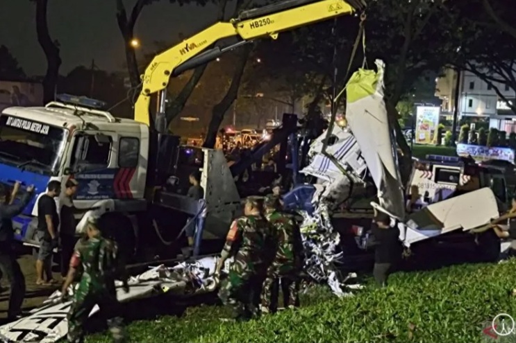 Kesaksian Warga: Kru Pesawat PK-IFP Yang Jatuh Terpental Keluar