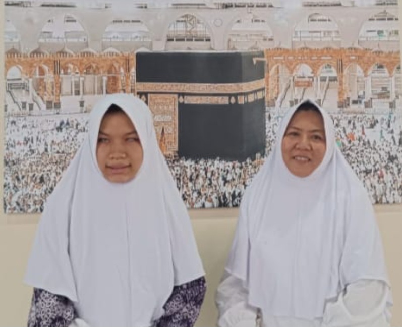 Qoriah Tuna Netra Asal Binjai Tunaikan Ibadah Haji Bersama Sang Ibu