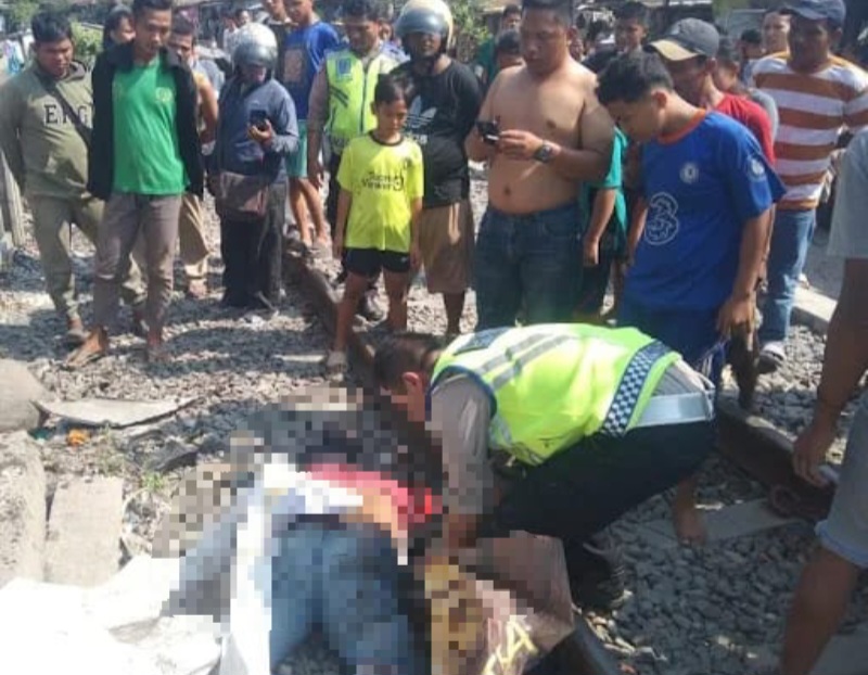 KA Tabrak Truk Trailer Dan Sepedamotor, 1 Tewas