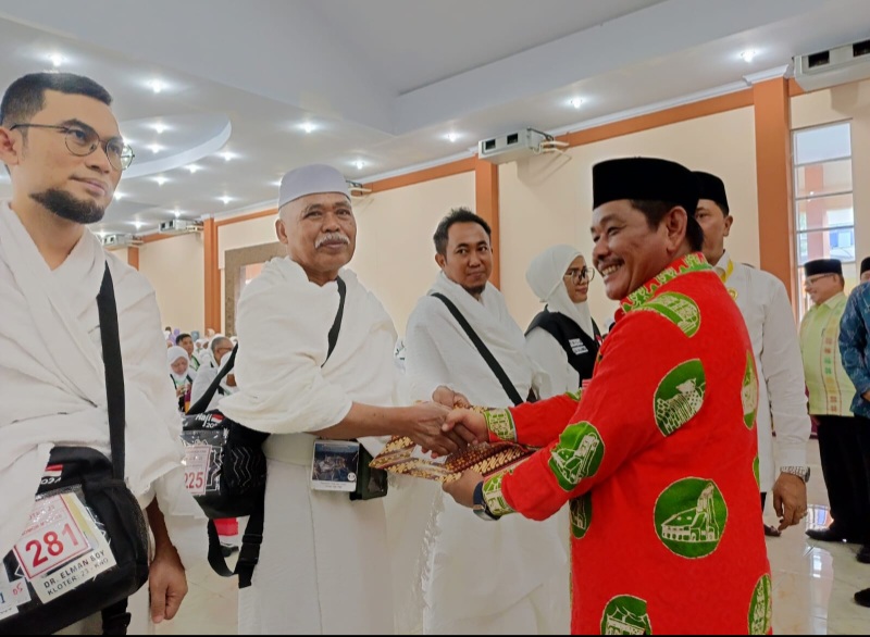 359 Calhaj Kloter 23 Menuju Tanah Suci