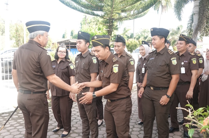 Kunker Ke Kejari Paluta, Kejatisu Sampaikan Capaian Kinerja Dan Bijak Bermedia Sosial