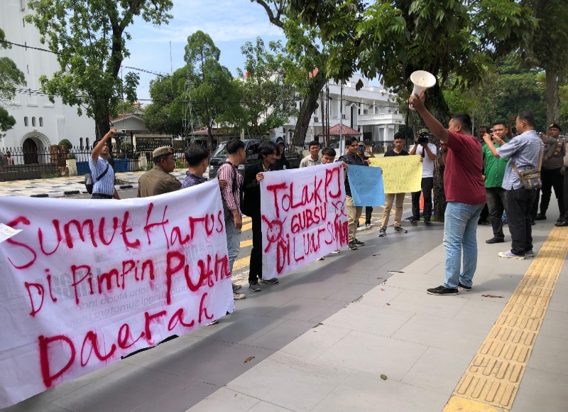 Mahasiswa Nilai Agus Fatoni Terlibat Berbagai Masalah