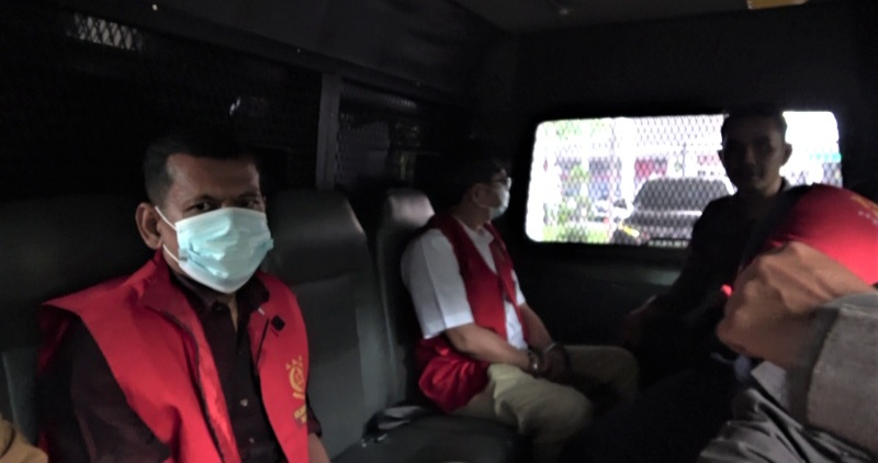 Kejatisu Tahan Tersangka Dugaan Korupsi Pekerjaan Jalan Muarasoma- Simpang Gambir
