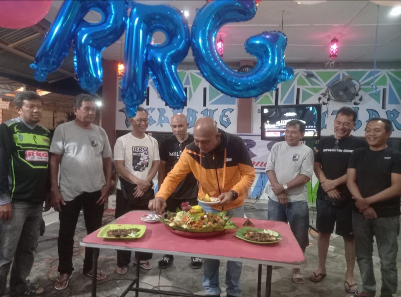 Beri Santunan Anak Yatim Dan Banjir Lucky Draw