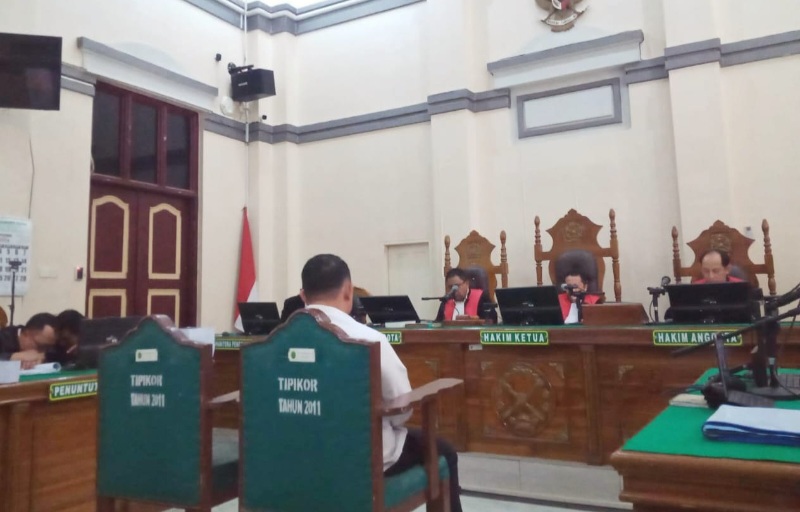 Bupati Labuhanbatu Nonaktif Dituntut 6 Tahun Penjara
