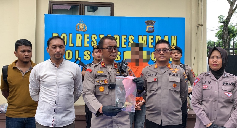 Todong Warga, Polisi Tangkap Preman Kampung Lalang