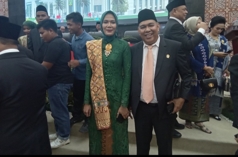 Ayah Dan Anak Dilantik Sebagai Anggota DPRD Sumut 2024-2029