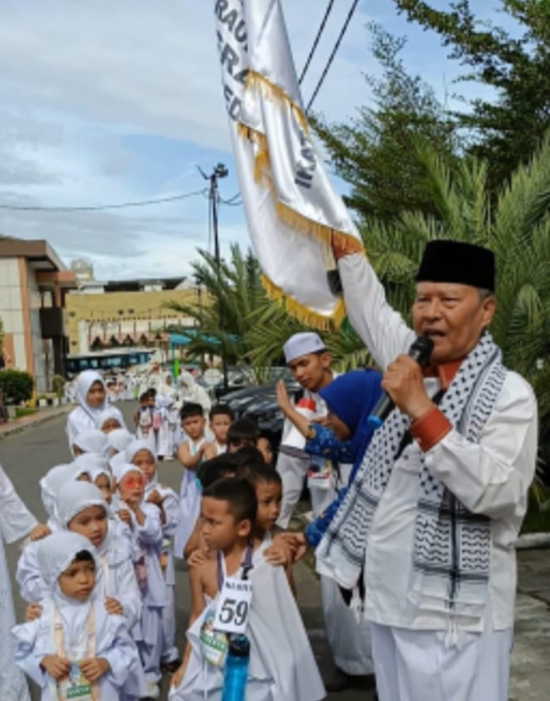 Santri RA Al Marwa Peragaan Manasik Haji Di Asrama Haji Medan