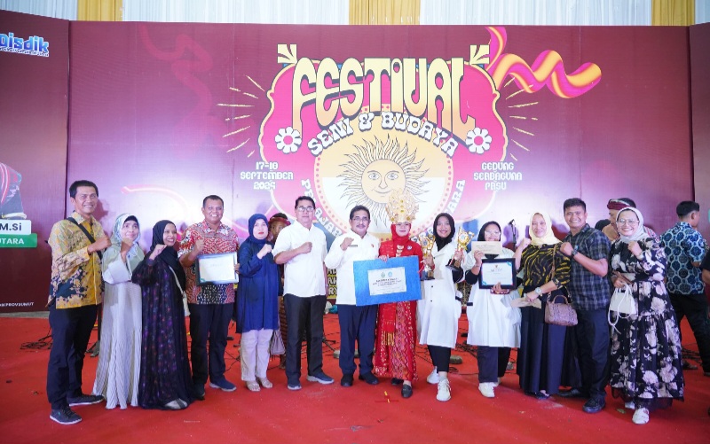 Siswa SMKN 1 Padangsidempuan Raih Juara Festival Seni Dan Budaya Pelajar Se Sumut 2024