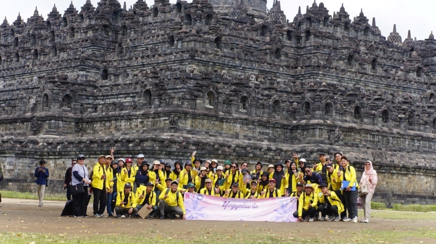 Studi Banding ke Candi Borobudur, Mahasiswa Politeknik Pariwisata NHI Bandung Nilai Aturan Baru Sudah Tepat