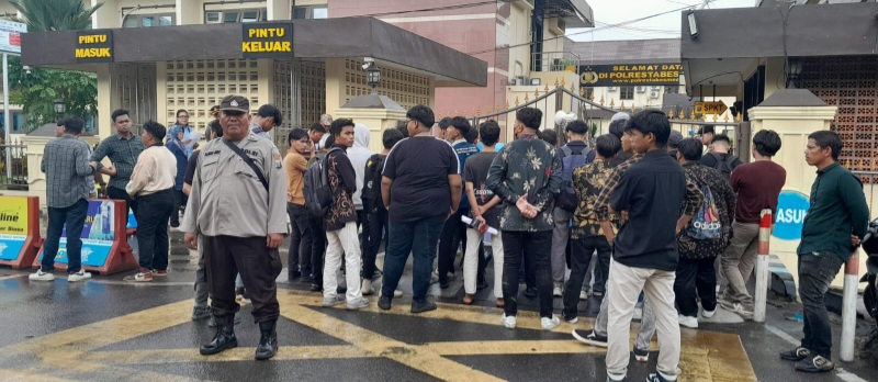 Baru Dua Hari Menjabat, Kapolrestabes Medan Didemo AMUK Sumut